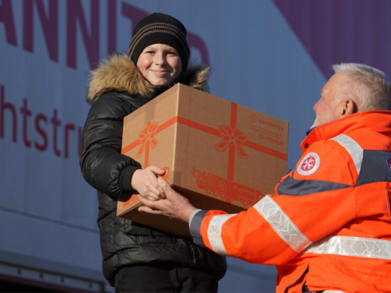 Der Johanniter-Weihnachtstrucker - f&uuml;r ein menschliches Miteinander &ndash; hinschauen und helfen