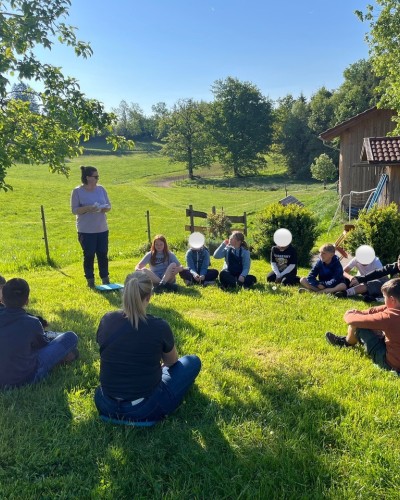 Erlebnisreicher Tag auf dem Bauernhof &ndash; Klasse 5b besucht Familie Sutter