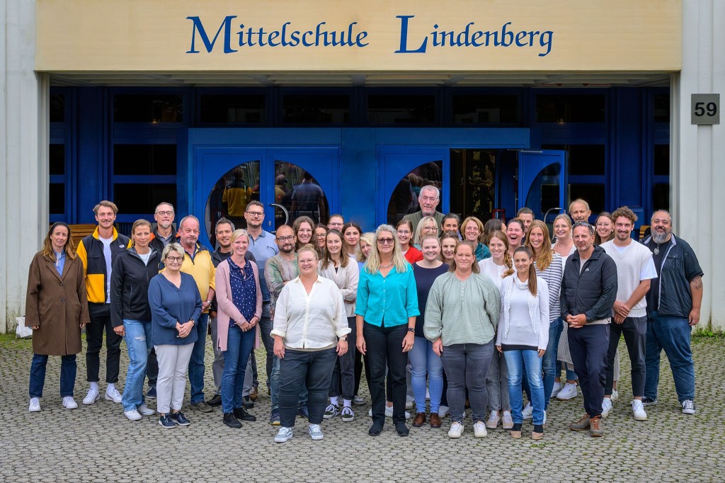 Das Kollegium der Mittelschule Lindenberg